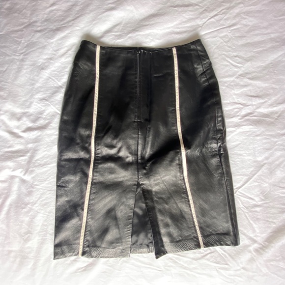 Danier genuine leather skirt and top set - Picture 5 of 7